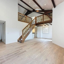 T4 Duplex rénové de 96 m² avec piscine – À quelques minutes de Genève