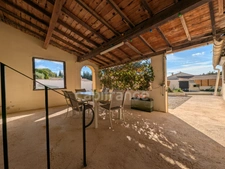 Maison de 93 m² climatisée avec piscine et dépendance de 50 m² sur la commune de SAINT GILLES (30).
