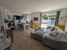 Maison à vendre de 93 m² climatisée a SAINT GILLES (30) avec dépendance et piscine