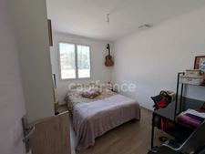 Maison de 93 m² climatisée avec piscine et dépendance de 50 m² sur la commune de SAINT GILLES (30).