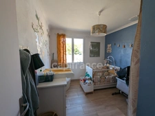 Maison de 93 m² climatisée avec piscine et dépendance de 50 m² sur la commune de SAINT GILLES (30).