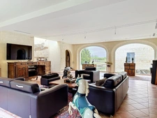 Mas de Charme en Camargue – 3 Habitations, Dépendances et Piscine