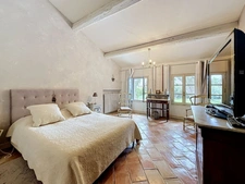 Mas de Charme en Camargue – 3 Habitations, Dépendances et Piscine