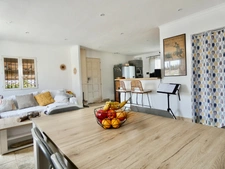 Maison à vendre de 93 m² climatisée a SAINT GILLES (30) avec dépendance et piscine