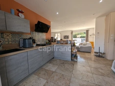 Maison de 93 m² climatisée avec piscine et dépendance de 50 m² sur la commune de SAINT GILLES (30).