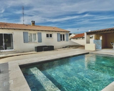 Maison à vendre de 93 m² climatisée a SAINT GILLES (30) avec dépendance et piscine
