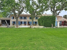 Mas de Charme en Camargue – 3 Habitations, Dépendances et Piscine