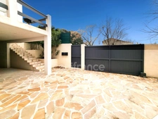 7-room house with swimming pool + 3-room apartment