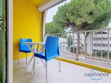 Studio de 22m² rénové et meublé au dernier étage + Terrasse de 5m² + PARKING - La Grande-Motte (34)