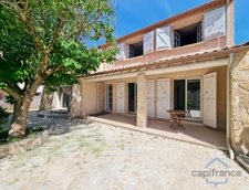 Villa individuelle de 212m² avec un T2 indépendant de 45m² - Terrain de 800m² - Garage