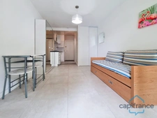 Studio de 22m² rénové et meublé au dernier étage + Terrasse de 5m² + PARKING - La Grande-Motte (34)