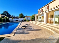 MAISON FAMILIALE ou 2 HABITATIONS INDEPENDANTES - Terrain arboré de 830m² - PISCINE - CASTRIES (34160)