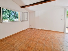 Maison de plain-pied de 156m² avec 6 pièces + une dépendance - Terrain arboré de 1400m² avec Piscine - (34160)