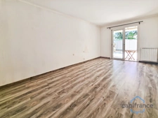 Maison de 212m² avec 6 pièces et une dépendance T2 - Terrain arboré de 800m² - Garage - Restinclières (34160)