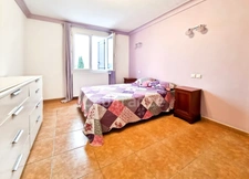 7-room house with swimming pool + 3-room apartment