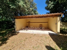 Maison de plain-pied de 156m² avec 6 pièces + une dépendance - Terrain arboré de 1400m² avec Piscine - (34160)