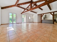 Maison de plain-pied de 156m² avec 6 pièces + une dépendance - Terrain arboré de 1400m² avec Piscine - (34160)