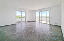 Appartement de prestige 3 pièces - Terrasse de 44m² VUE MER et triple exposition - Parking privatif
