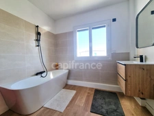 Villa de prestige avec jardin paysagé - Garage, Piscine