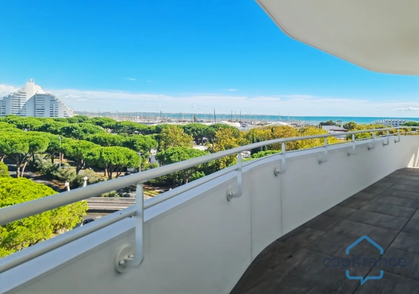 Appartement de prestige 3 pièces - Terrasse de 44m² VUE MER et triple exposition - Parking privatif