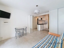 Studio de 22m² rénové et meublé au dernier étage + Terrasse de 5m² + PARKING - La Grande-Motte (34)