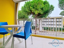 Studio de 22m² rénové et meublé au dernier étage + Terrasse de 5m² + PARKING - La Grande-Motte (34)
