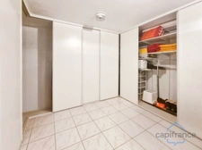 Villa individuelle de 222m² avec 8 pièces + une véranda sur un terrain arboré d’environ 830m² - Piscine