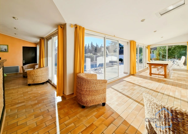 MAISON de 222m² ou double habitation - PISCINE - Terrain arboré de 830m² sans vis-à-vis - CASTRIES (34)