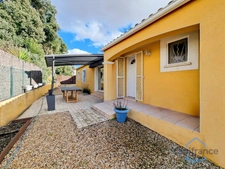 Maison de PLAIN-PIED de 125m² avec 4 pièces + un Garage de 36m² sur un Terrain de 700m²