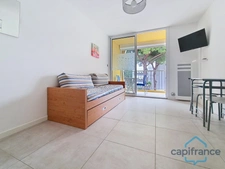 Studio de 22m² rénové et meublé au dernier étage + Terrasse de 5m² + PARKING - La Grande-Motte (34)