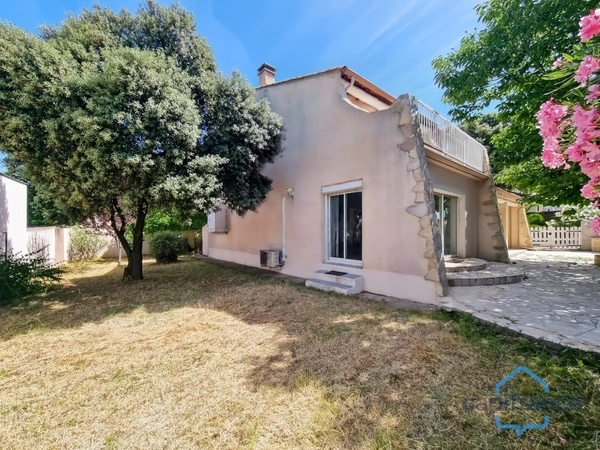 Maison de 212m² avec 6 pièces et une dépendance T2 - Terrain arboré de 800m² - Garage - Restinclières (34160)
