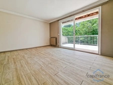 Maison de 212m² avec 6 pièces et une dépendance T2 - Terrain arboré de 800m² - Garage - Restinclières (34160)