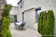 Maison à vendre 6 pièces LA GREVE SUR MIGNON (17)Maison de charme avec jardin paysagé et dépendance – 133 m² habitables sur 947 m² de terrain 