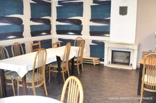 Maison à vendre  SURGERES (17) Ensemble immobilier de 120 m² hab. à remettre au goût du jour!