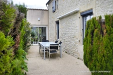 Maison à vendre 6 pièces LA GREVE SUR MIGNON (17)Maison de charme avec jardin paysagé et dépendance – 133 m² habitables sur 947 m² de terrain 