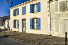 House for sale in SURGERES (17) - 160 m² living space - 712 m² plot