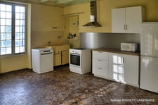 House for sale in SURGERES (17) - 160 m² living space - 712 m² plot