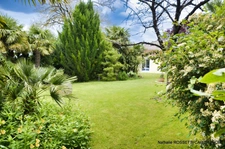 Maison à vendre 6 pièces LA GREVE SUR MIGNON (17)Maison de charme avec jardin paysagé et dépendance – 133 m² habitables sur 947 m² de terrain 