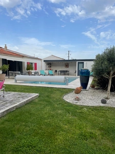 House for sale, 8 rooms, LE GUE D'ALLERE (17)
