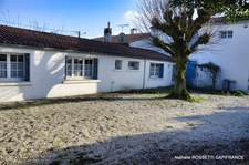 House for sale in SURGERES (17) - 160 m² living space - 712 m² plot