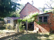 Loché-sur-Indrois (Indre-et-Loire), à vendre MAISON DE BOURG 7 pièces de 150 m² A RENOVER - jardin et dépendances