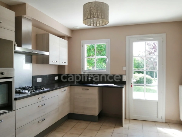 Saint-Cyr-sur-Loire (Indre-et-Loire), à vendre MAISON 7 pièces de 151 m²