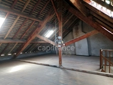 Loché-sur-Indrois (Indre-et-Loire), à vendre MAISON DE BOURG 7 pièces de 150 m² A RENOVER - jardin et dépendances