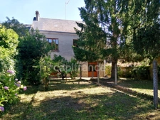 Loché-sur-Indrois (Indre-et-Loire), à vendre MAISON DE BOURG 7 pièces de 150 m² A RENOVER - jardin et dépendances