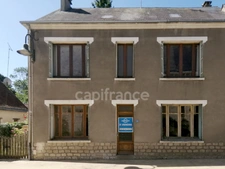Loché-sur-Indrois (Indre-et-Loire), à vendre MAISON DE BOURG 7 pièces de 150 m² A RENOVER - jardin et dépendances