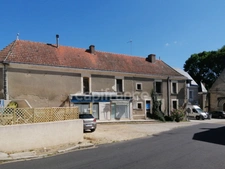Loché-sur-Indrois (Indre-et-Loire), à vendre MAISON DE BOURG 7 pièces de 210 m² A RENOVER