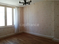 Loché-sur-Indrois (Indre-et-Loire), à vendre MAISON DE BOURG 7 pièces de 150 m² A RENOVER - jardin et dépendances
