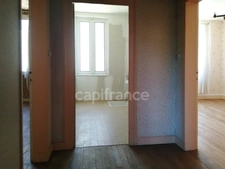 Loché-sur-Indrois (Indre-et-Loire), à vendre MAISON DE BOURG 7 pièces de 150 m² A RENOVER - jardin et dépendances