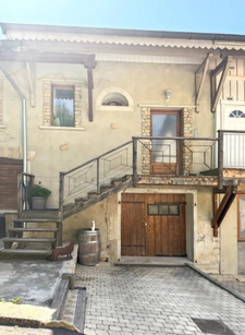 A LOUER - Appartement T4 type maison villageoise meublé - GRILLY 