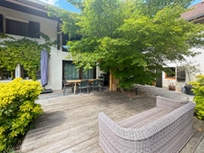 FOR SALE – Charming renovated farmhouse with independent gîte and barn – Prévessin-Moëns
